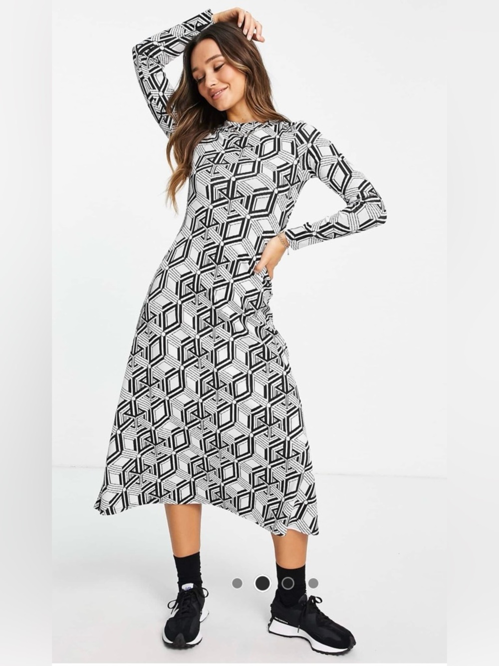 ASOS DESIGN
jacquard maxi dress with long sleeves in monochrome geometric print